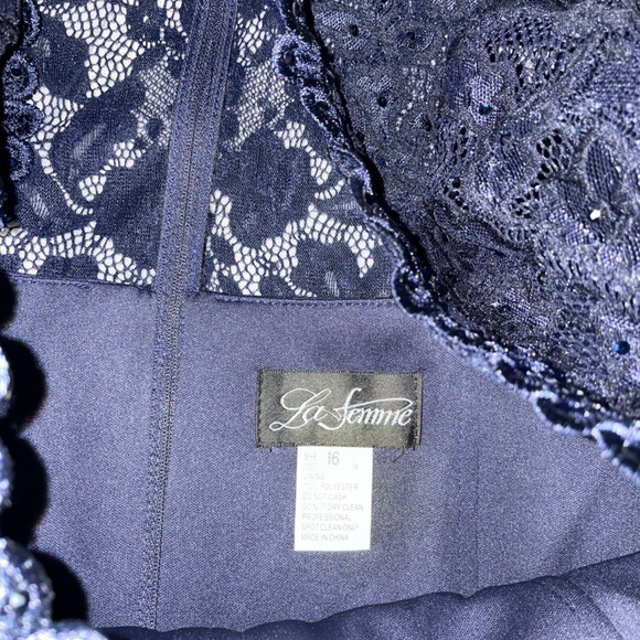 NEW La Femme [ 16 ] Embellished Lace Cocktail Dress in‎ Navy Blue - Picture 4 of 12